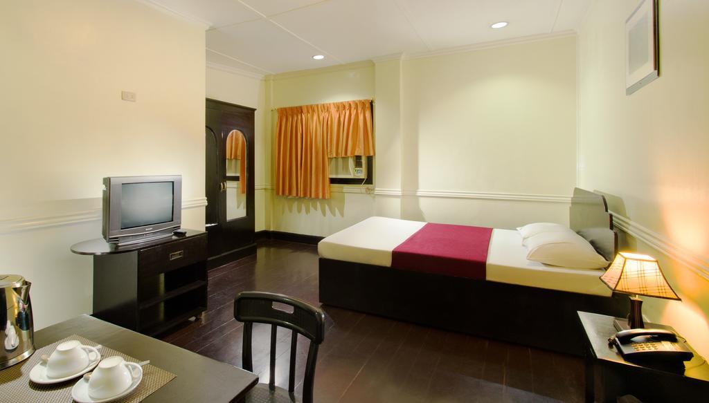 Vest Grand Suites Panglao Δωμάτιο φωτογραφία